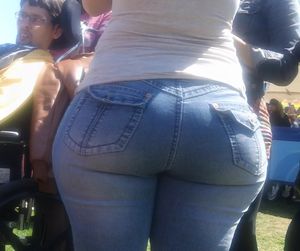 CANDID TEEN CREEP SHOT