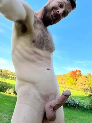 Fat dicked dad of 42 yo in Cheektowaga, Up state NY wanna enjoy so condom free sex