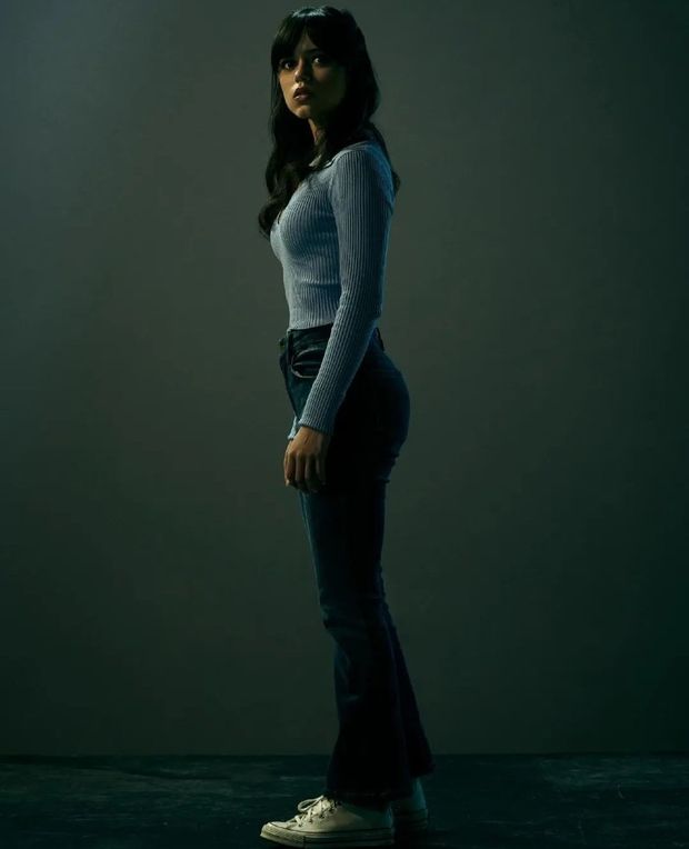 Jenna side view