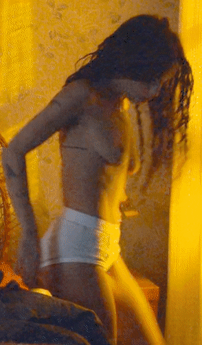 Zoe Kravitz Topless