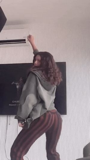 Zendaya dancing and twerking