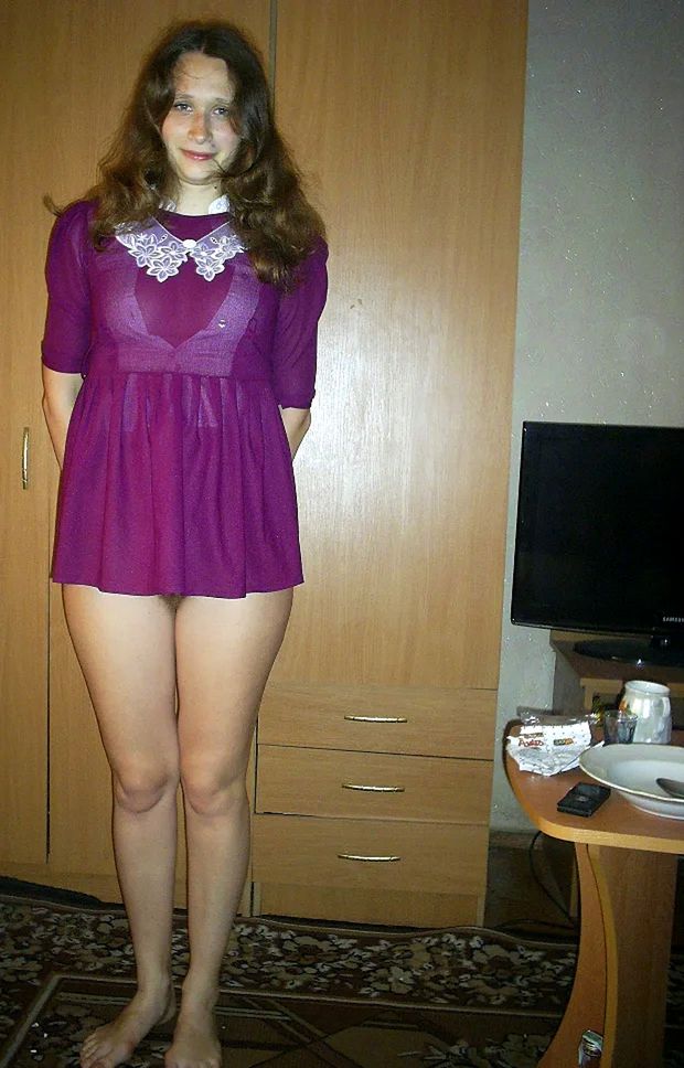 Teen non nude posing