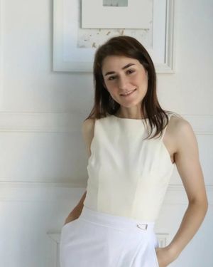 You think shorty is just pretty and shy...but then