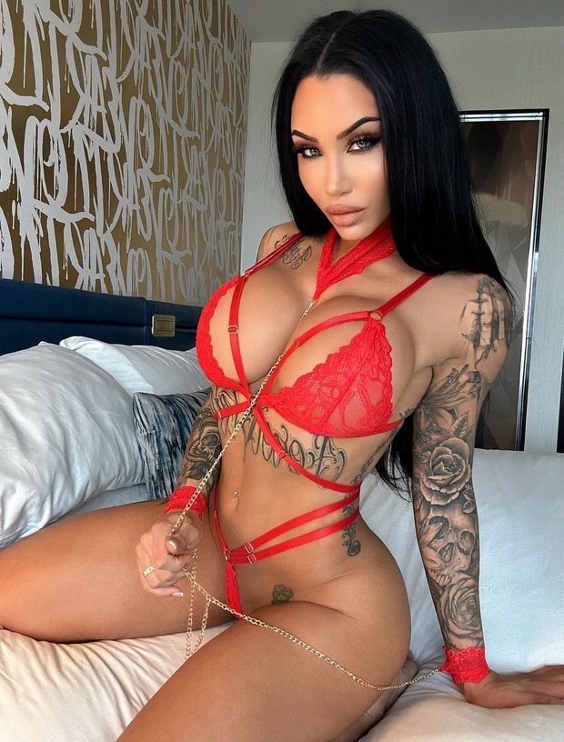 Inked bimbo
