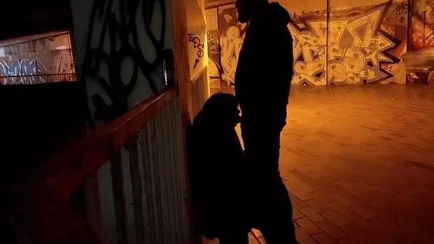 Blowjob in the shadows of the alley