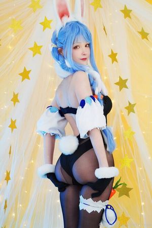 Hidori Rose Pekora cosplay