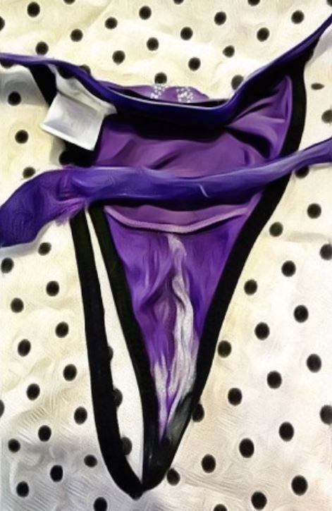 Mandee creamed her thong from her clit to her butthole and it smells amazing #MandeeCandy
