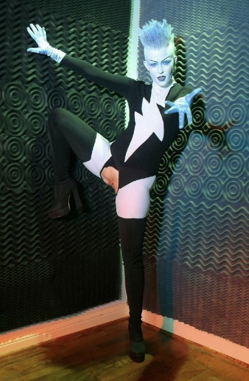SASHA KNOX as Livewire