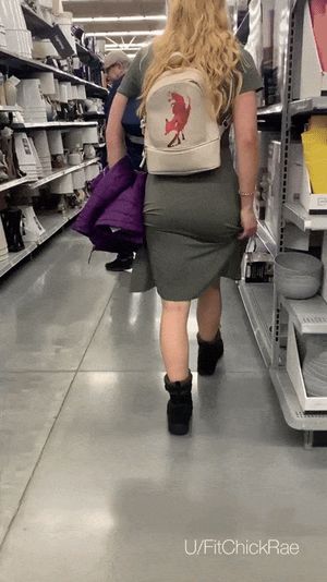 Flashing hot ass in public