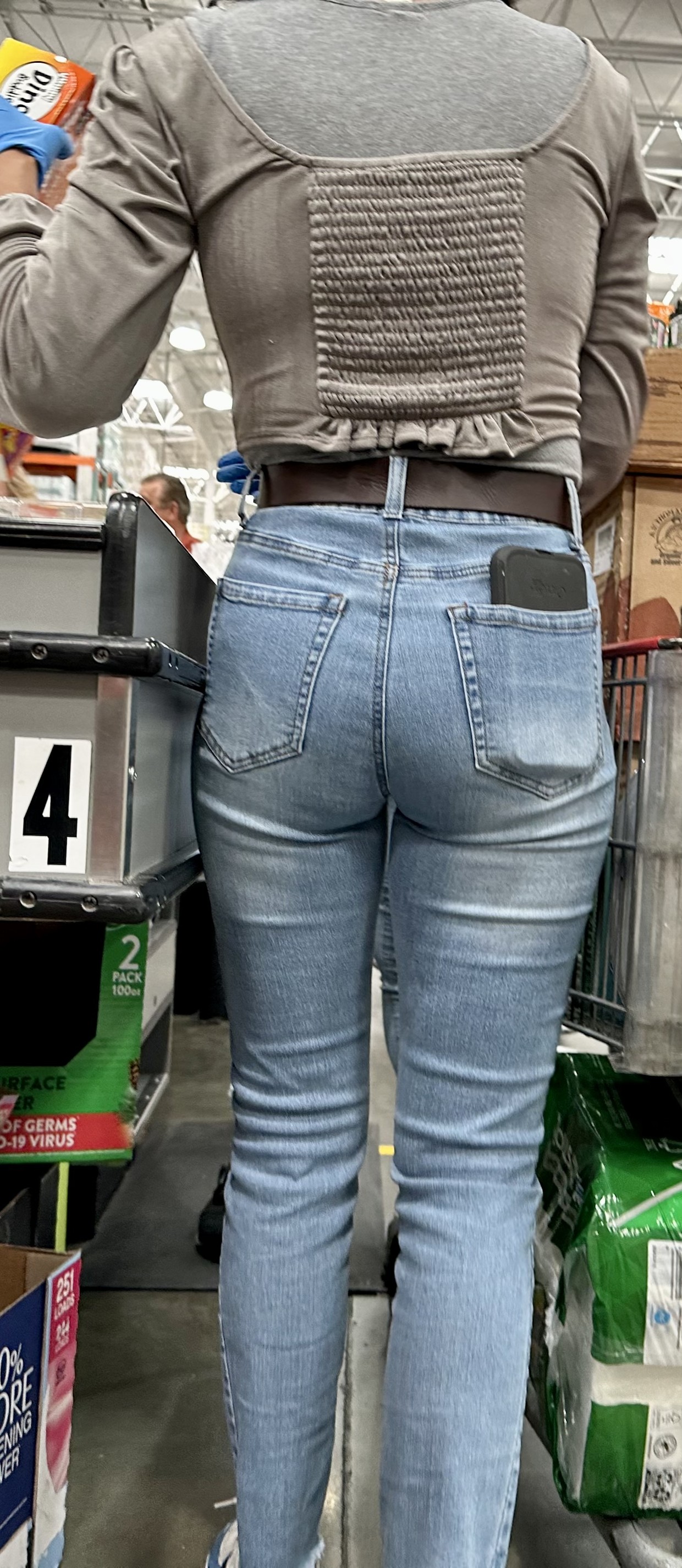 More fine asses out and about