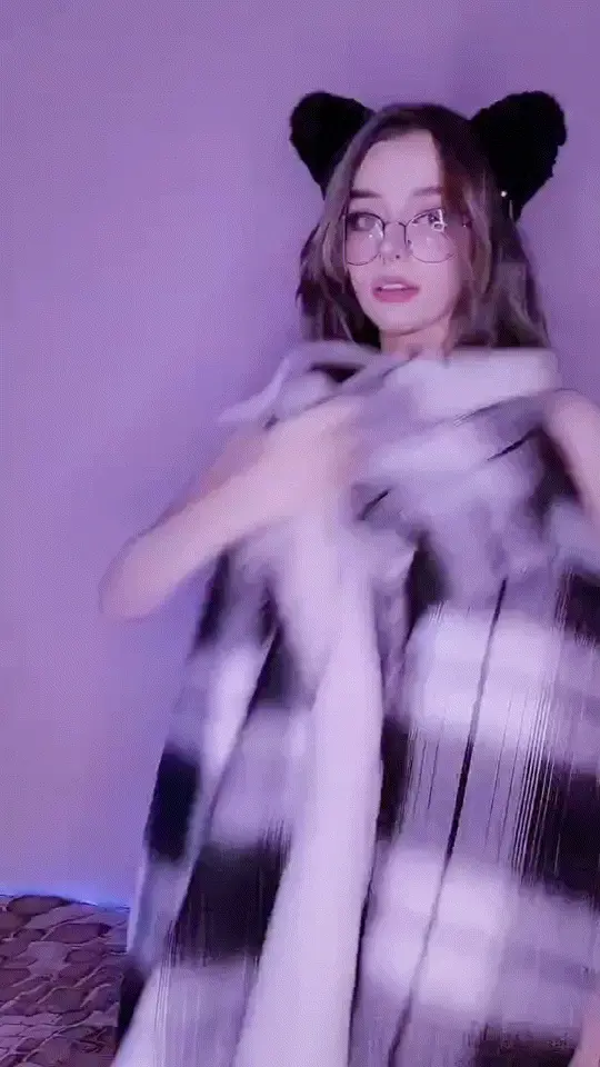 Petite Slut Kaeru Kukki 19