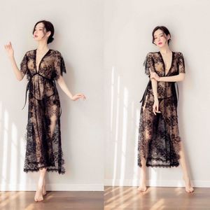 Sexy Manche centrale noire Voir à travers la chemise de nuit en maille Fleur Dentelle Robe Longue Robe Fente Lingerie Peignoir