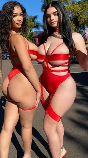 Lexie & friend red ribbons lingerie