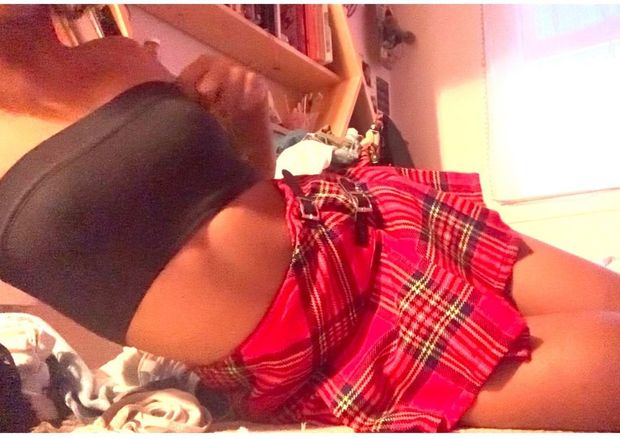 I'd love to see her perfect ebony tits...
