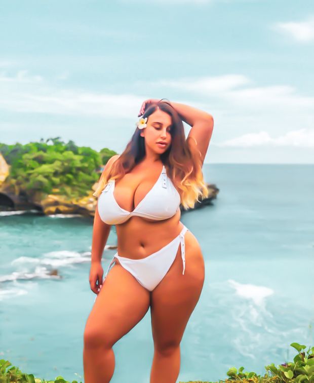 Beautiful stunning BBW