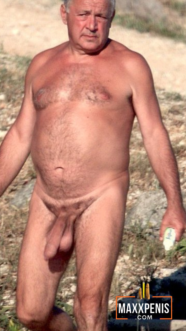 Nudist dad
