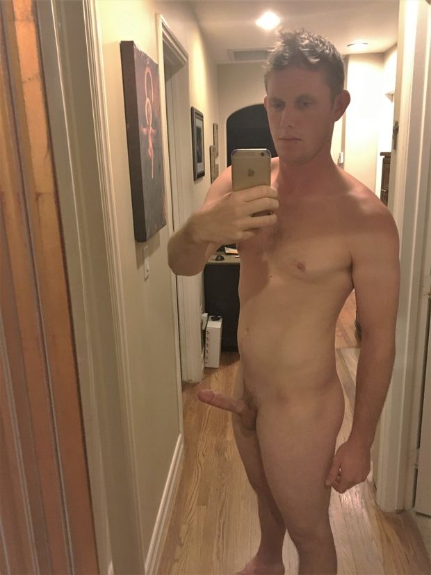 Straight Amateur Guy Hot Nude Selfie With Erect Cock