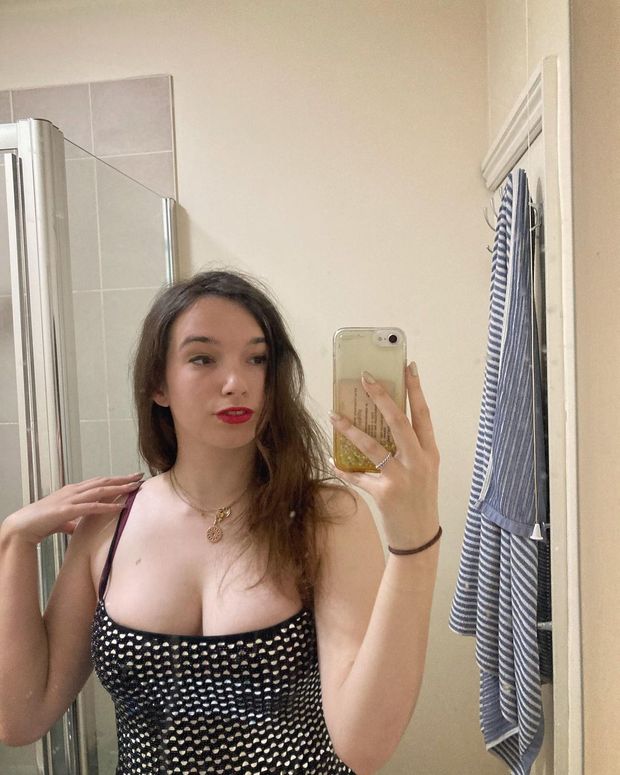 Tori and her stunning tits can't help but bait you. She wants you to take what you want, and she'll beg you for more afterwards...
