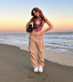 She would be hot and sexy even with 90% body covered