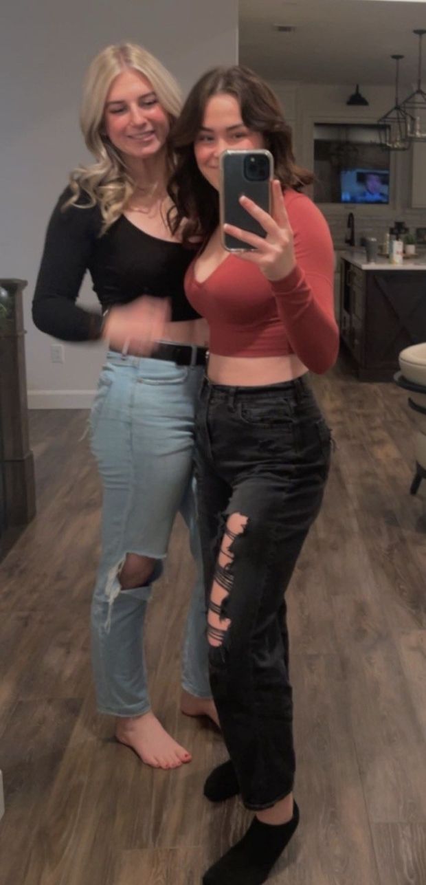 Mckenzie & friend bathroom selfie