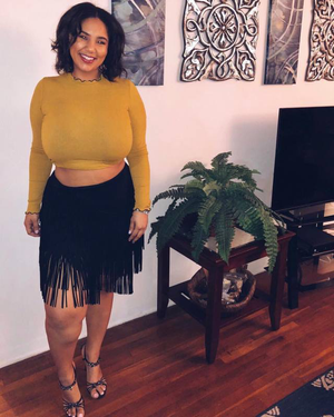 Katelyn Sade looking cute in her skirt and crop top