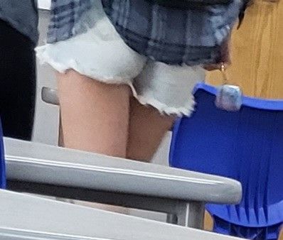 Classmates sexy ass in jorts