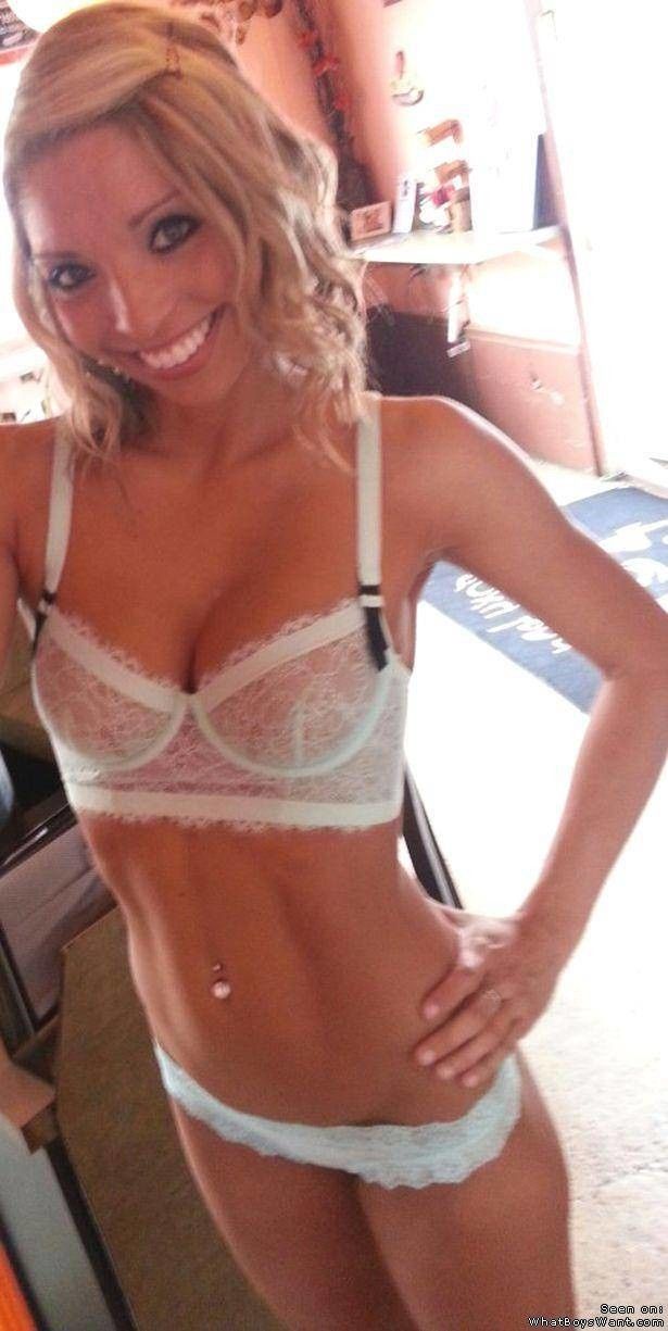 Jerk off queen I have to cum down her throat