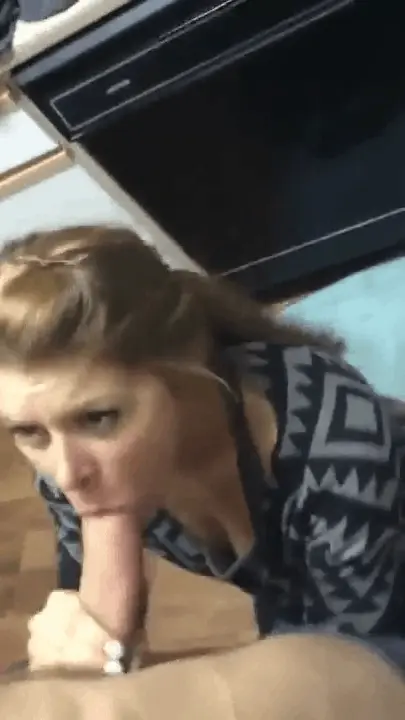 Cute girlfriend wants your cum 1