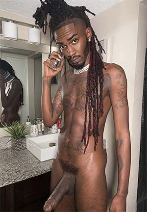 Nathan in Pembroke Pines FL showing his BBC for some hot hole to fuck