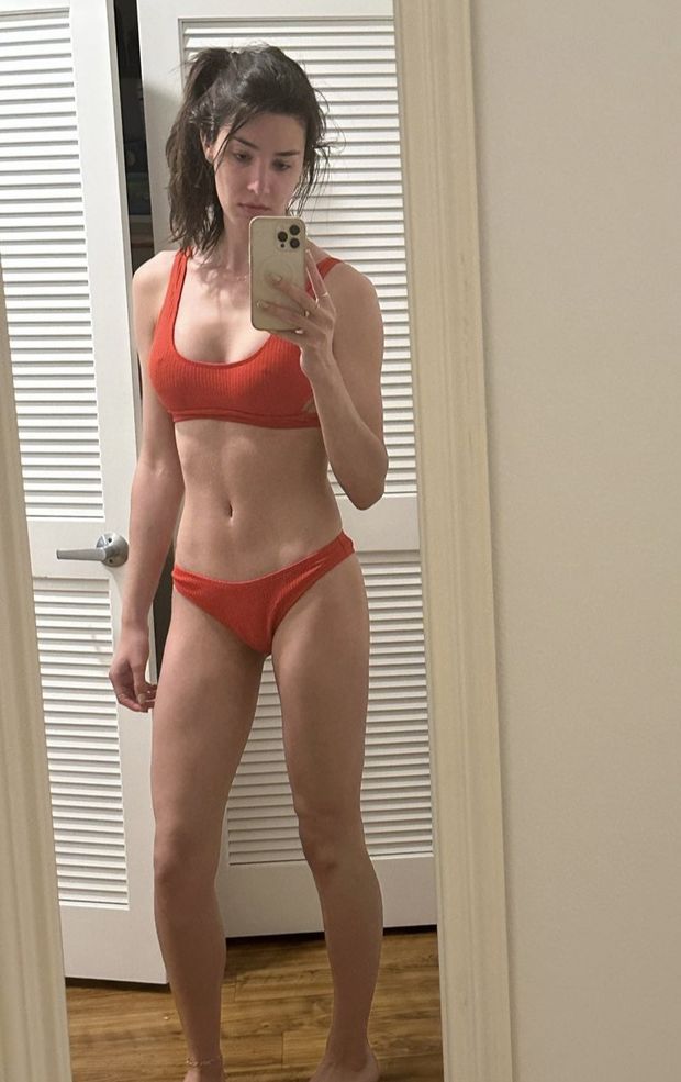 6’1 goddesss with partner