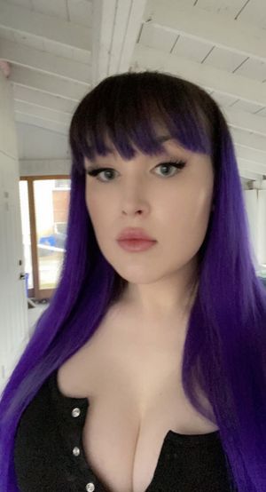 5’10 with amazingly huge tits