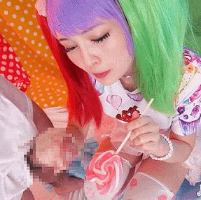 Cum on her lollipop