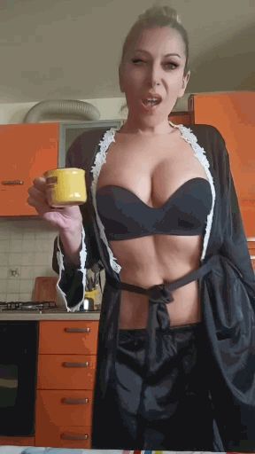 italian blonde dance