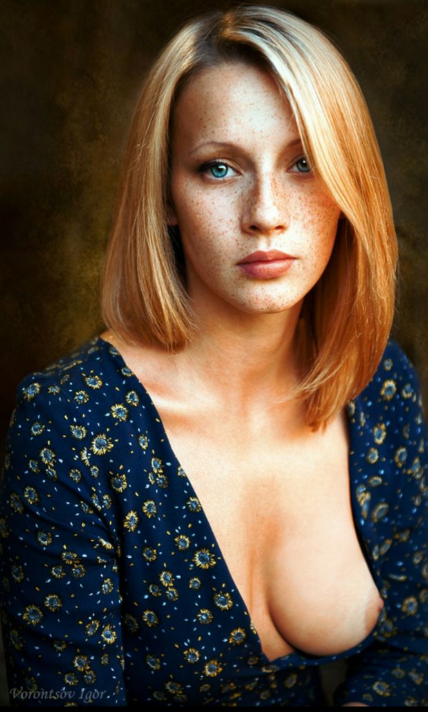 Elegant Ginger - TitsGlobal