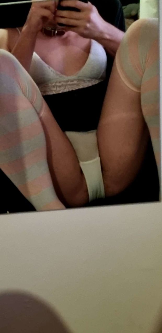 Hi, my name is Louna, I have 18yo and I want to be really exposed and humiliated.