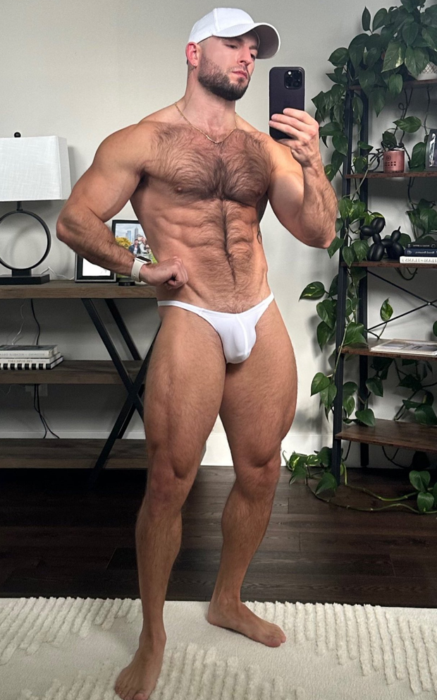Thong selfie