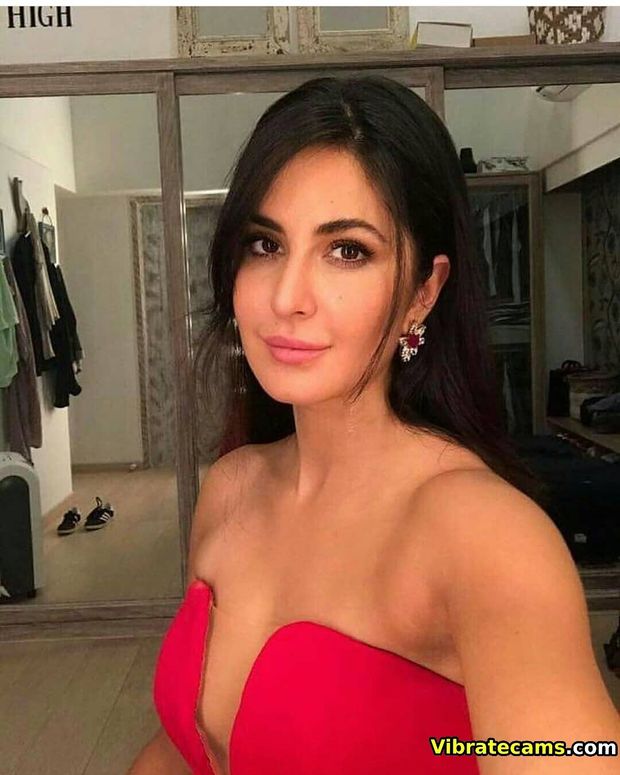 Man.... Shes so damn stunning...