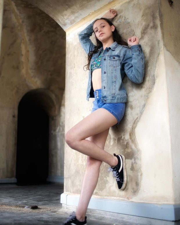Fucking her against a wall... She doesn't look strong enough to say no...