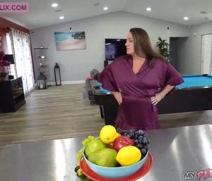 Chloe Cooper risking it