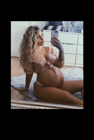 Gorgeous Pregnant Babe