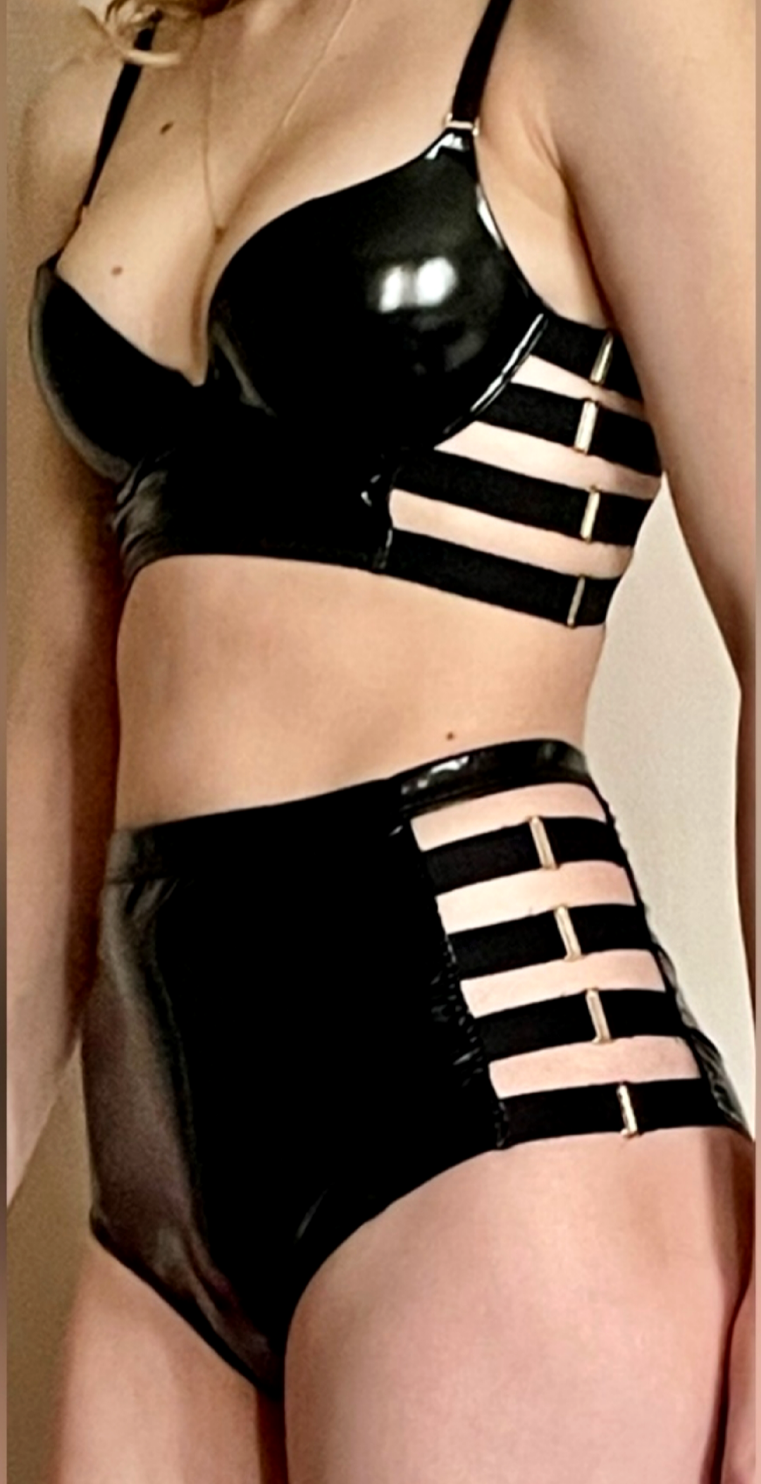 Latex selfie