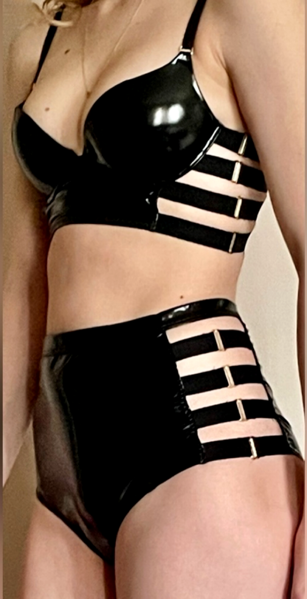 Latex selfie