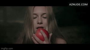 Margot Lourdet-Naked(2014) 10