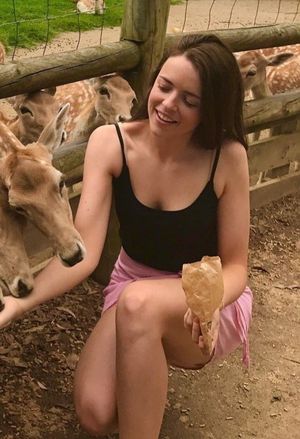 hoe feeding the does