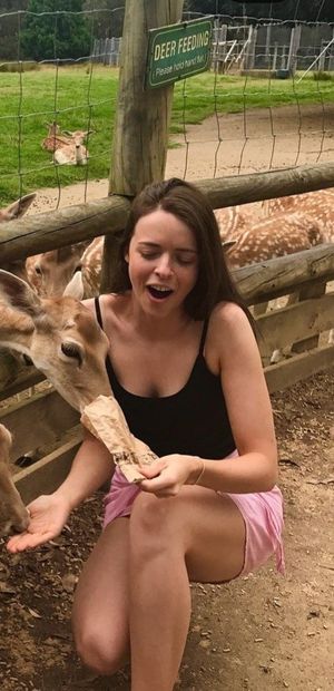 hoe feeding the does 2, her mouth...