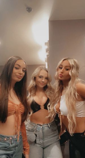 Pretty blondes love it on their face