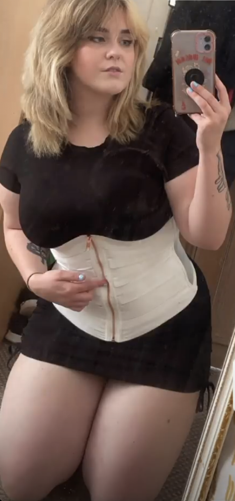 I watched her bull fuck her ass until she was crying and screaming on the floor... I've told him to come back and do it tomorrow again...