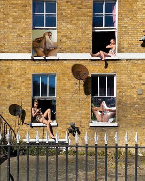 un pervers s exib en footjob a la fenetre - bretagne