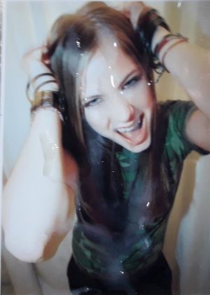 Princess Avril Lavigne drenched