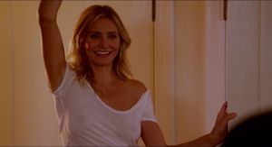 Cameron Diaz Wearing T-shirt & No Bra